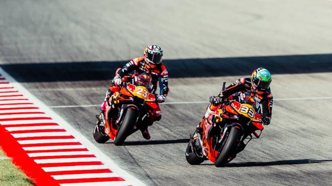 Brad Binder y Enea Bastianini, en el GP de Cataluña (Foto: KTM).