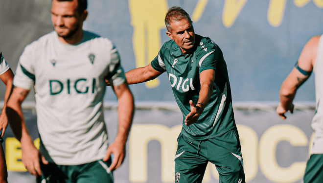 Gaizka Garitano, durante un entrenamiento (Foto: CCF).
