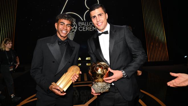 Rodri junto a Lamine Yamal en la gala del Balón de Oro (Cordon Press)