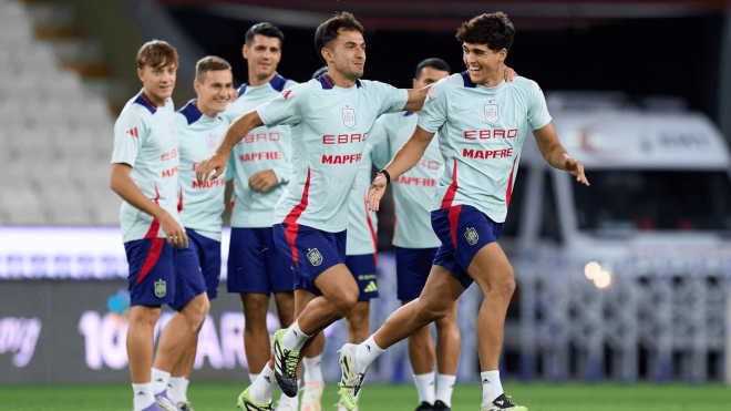 Zubimendi y Cubarsí, en un entrenamiento de España (Foto: SeFútbol).