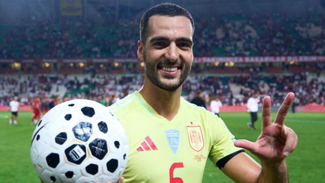 Mikel Merino celebrando sus tres goles (Selección Española)