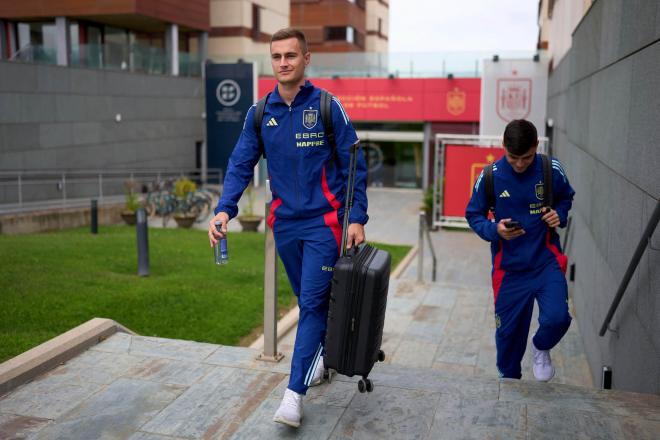 De Frutos llega a la concentración de la selección (FOTO: EFE).