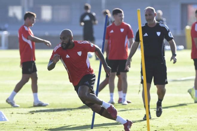 Marcao, entrenando con el Sevilla (Foto: Kiko Hurtado).