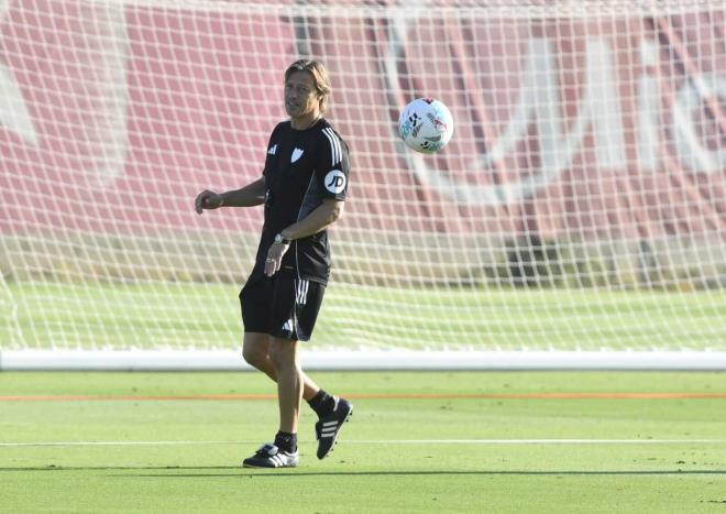 Matías Almeyda, entrenando con el Sevilla (Foto: Kiko Hurtado).