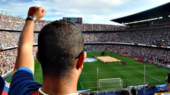 La afición del Barcelona en el Camp Nou (Foto: Pexels).