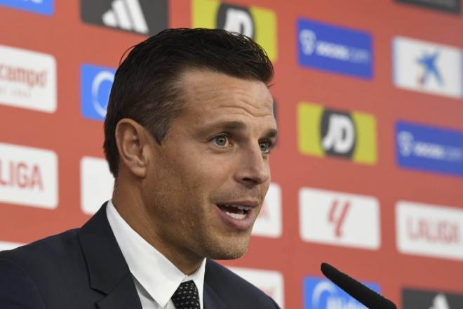 César Azpilicueta, en su presentación (Foto: Kiko Hurtado).