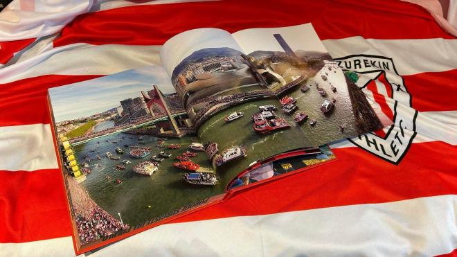 Páginas del libro Athletic Club Gabarra presentado en San Mamés (Foto: ElDesmarque Bizkaia).