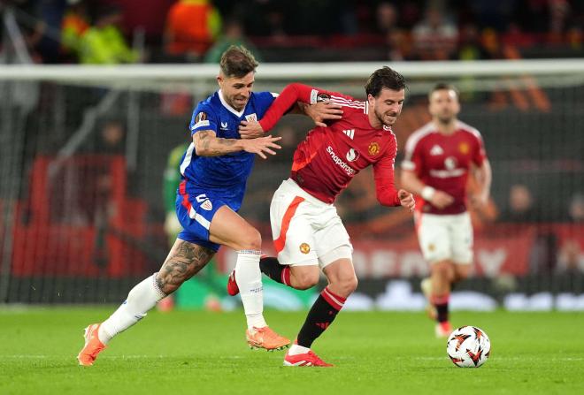 Yeray Álvarez en el partido ante el Manchester United (Cordon Press)
