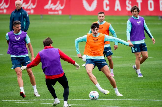 El centrocampista Alex Rego se entrena en Lezama (Foto: Athletic Club).