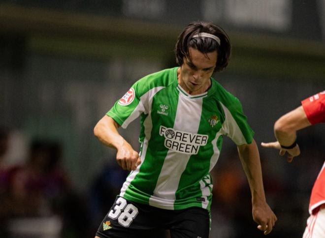 Iker Amores, con el Betis Deportivo (Foto: RBB)