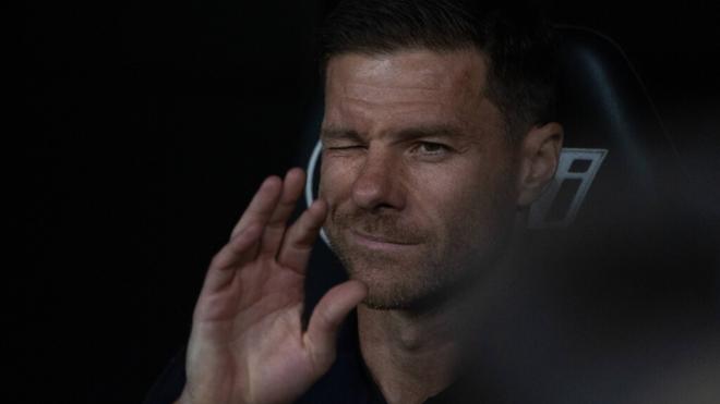 Xabi Alonso en un partido con el Real Madrid (Foto: Cordon Press)