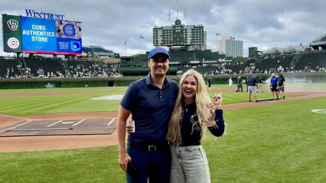 Charlie y Erika Kirk en Wrigley Field (Instagram)