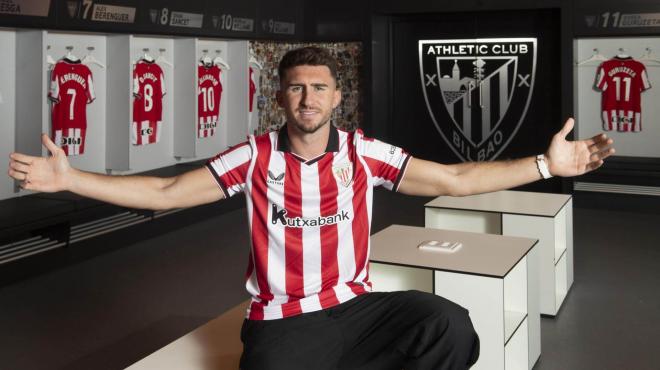 Aymeric Laporte, en el vestuario de San Mamés (Foto: Athletic Club).