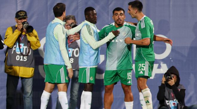 Jugadores del Maccabi Haifa, durante un partido (Foto: Cordon Press)