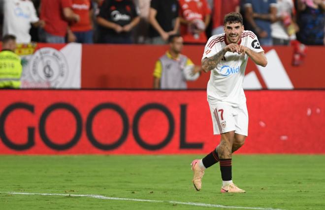 Isaac Romero, celebrando su gol ante el Elche (Foto: Kiko Hurtado).