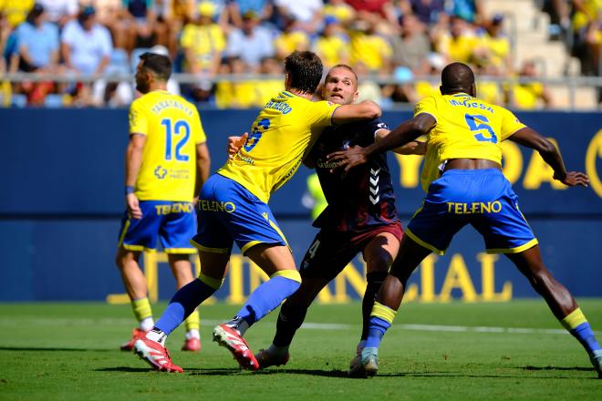 Iker Recio ante el Éibar. (Foto: LALIGA)