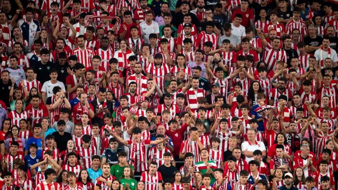 La afición rojiblanca en la grada de San Mamés (Foto: Athletic Club).