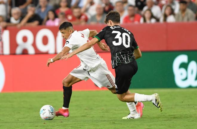 Alexis Sánchez, en el Sevilla-Elche (Foto: Kiko Hurtado).