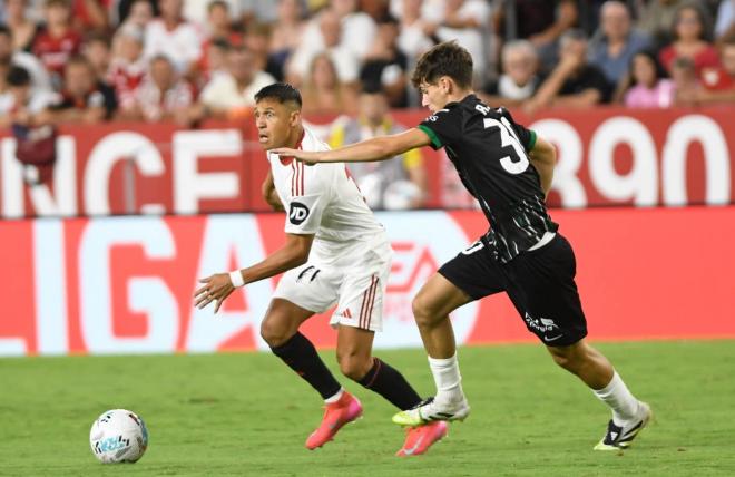 Alexis Sánchez, en el Sevilla-Elche (Foto: Kiko Hurtado).