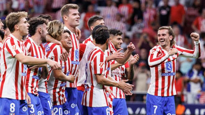Los jugadores del Atlético celebrando el triunfo contra el Villarreal (Fuente: EFE)