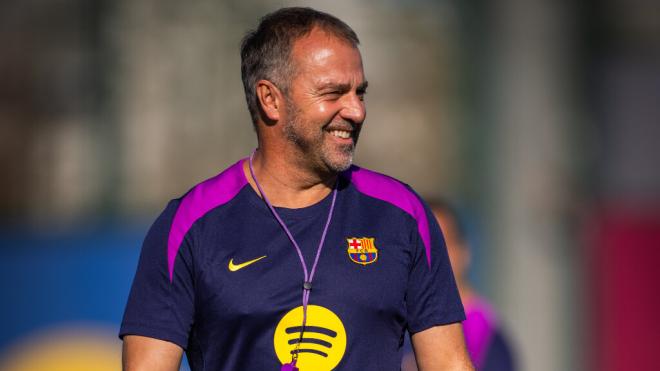 Hansi Flick, en el último entrenamiento del Barça antes de la J4 de Liga (Foto: FC Barcelona).