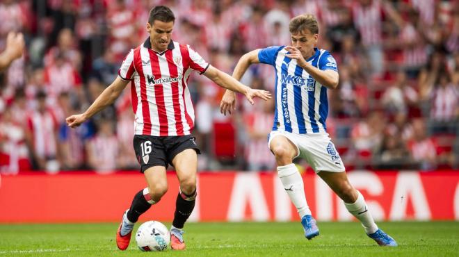 Iñigo Ruiz de Galarreta en acción ante el Alavés en San Mamés (Foto: Athletic Club).