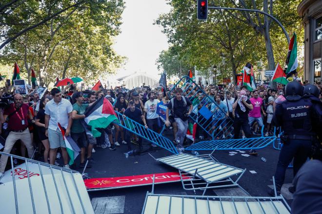 Protestas en la última etapa de La Vuelta (Foto: EFE).