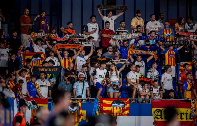 Afición del Valencia CF en el Johan Cruyff (Foto: Valencia CF)