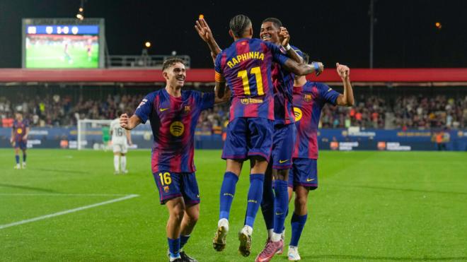 Los jugadores del Barcelona celebrando un gol ante el Valencia (Fuente: EFE)