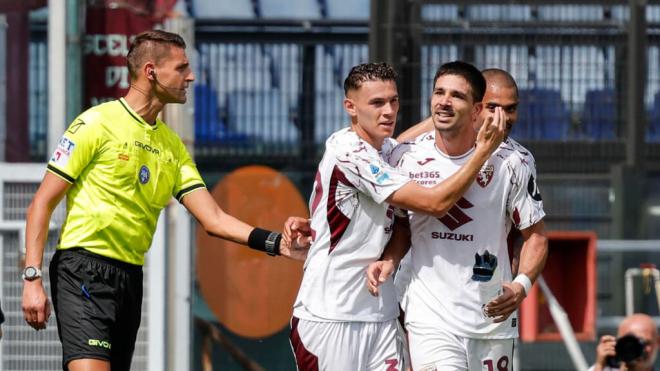 Giovanni Simeone celebrando su gol contra la Roma (Fuente: EFE)