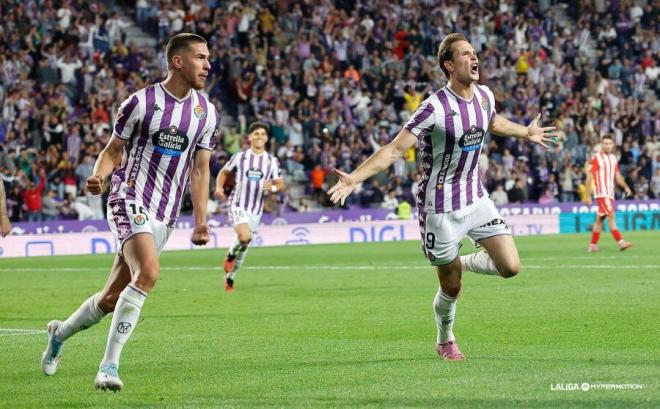 Juanmi Latasa celebra su gol ante el Almería.