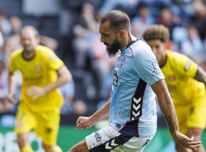Borja Iglesias ante el Girona (Foto: LaLiga).