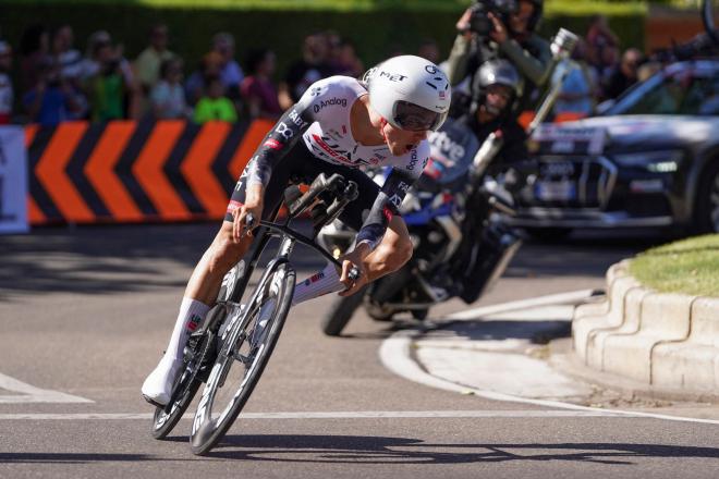 Juan Ayuso, en una etapa en La Vuelta a España (FOTO: EFE).