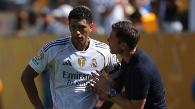 Xabi Alonso recupera en Champions a Jude Bellingham tras su operación (foto: Cordon Press).