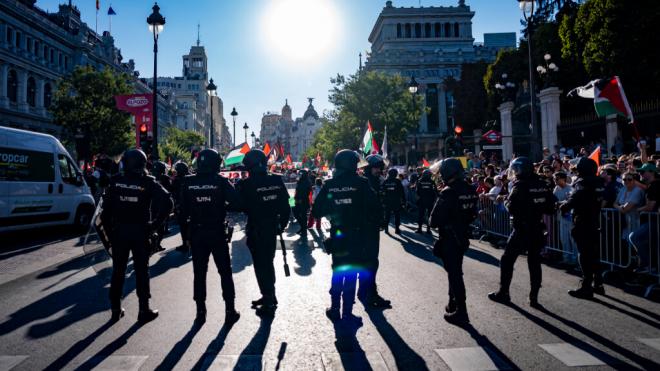La Policía Nacional en las protestas de La Vuelta (Cordon Press)
