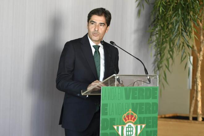 Ángel Haro, en la presentación de Amrabat (Foto: Kiko Hurtado).