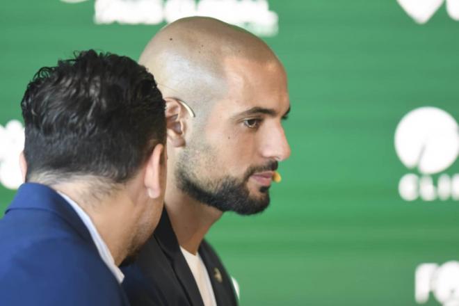 Amrabat, en su presentación con el Betis (Foto: Kiko Hurtado).