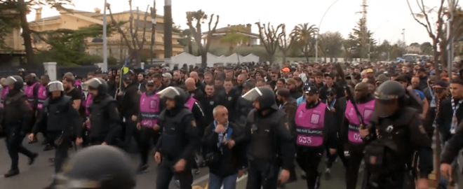 Ultras del Marsella en Villarreal (Foto: ElDesamrque)