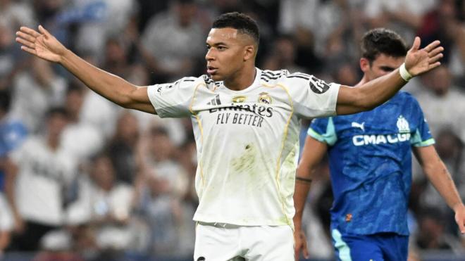 Kylian Mbappé protestando la acción contra el Marsella (Cordon Press)
