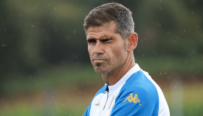 Antonio Hidalgo dirige una sesión de entrenamiento. (Foto: RCD)