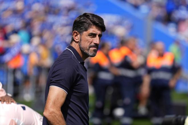 Veljko Paunovic, en la banda durante el Getafe-Real Oviedo (Foto: Europa Press).