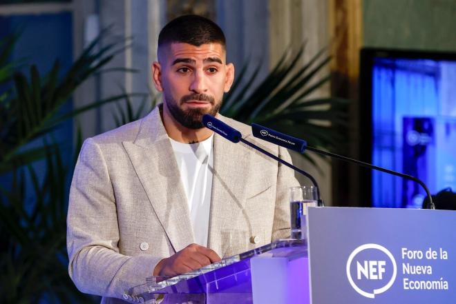 Ilia Topuria, durante un desayuno informativo en Madrid (Foto: EFE).