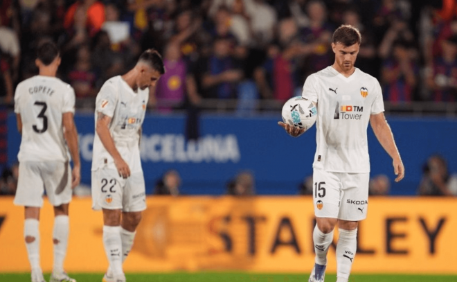 Lucas Beltrán abatido tras perder en Barcelona (Foto: LALIGA)