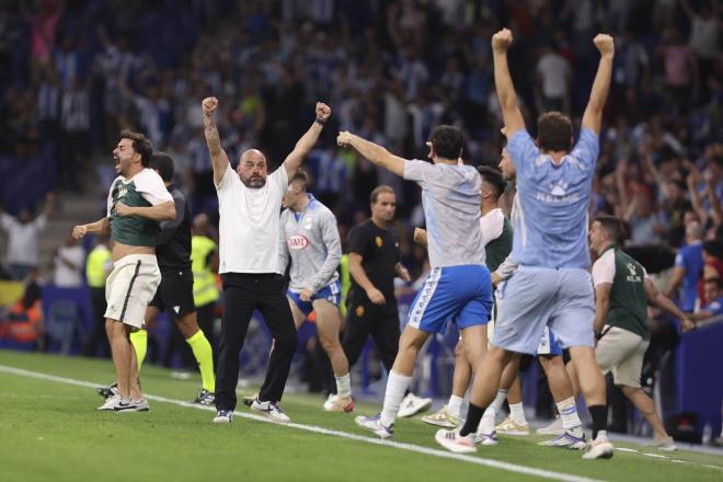 Manolo González celebra la victoria en el Espanyol-Mallorca (Foto: Europa Press).