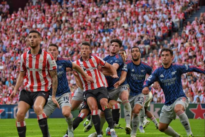 Gran batalla ante el Arsenal en Champions en San Mamés (Foto: Giovanni Batista).