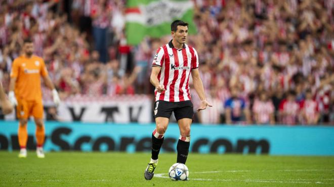 Dani Vivian ante el Arsenal en Champions en San Mamés (Foto: Athletic Club).