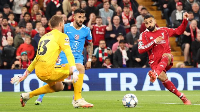 Mo Salah anota el segundo gol en el Liverpool-Atlético de Madrid (foto: EFE).