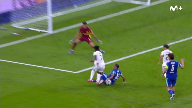 El segundo penalti pitado al Real Madrid (Foto: Movistar +)