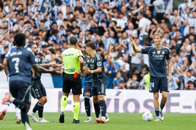 Huijsen, expulsado en el Real Sociedad - Real Madrid (Foto: EFE).