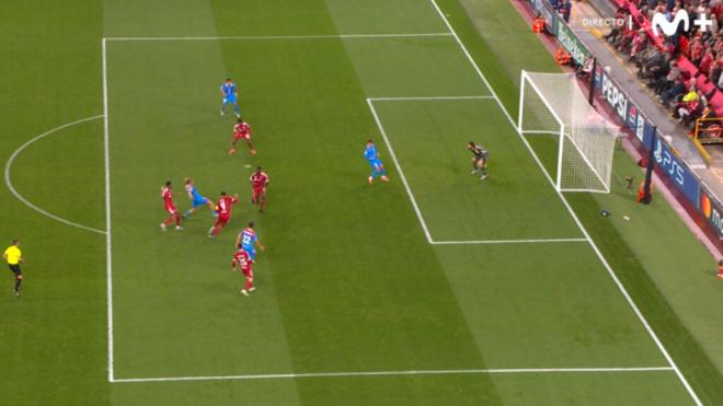 El posible fuera de juego posicional de Griezmann en el gol de Llorente (Movistar)